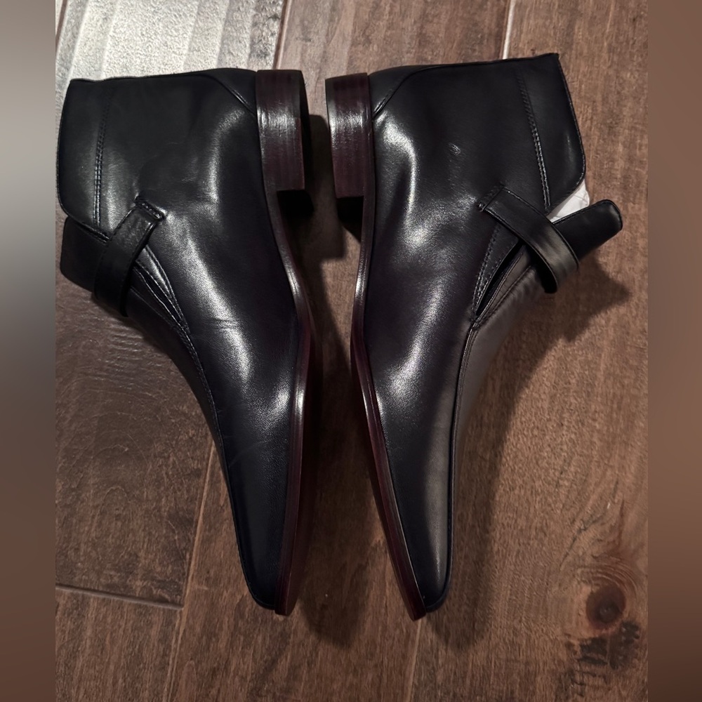 Tory Burch Menswear Inspired Ankle Boot.  Size 8M.  NWOB
